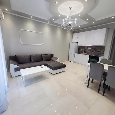 Silver Apartment *